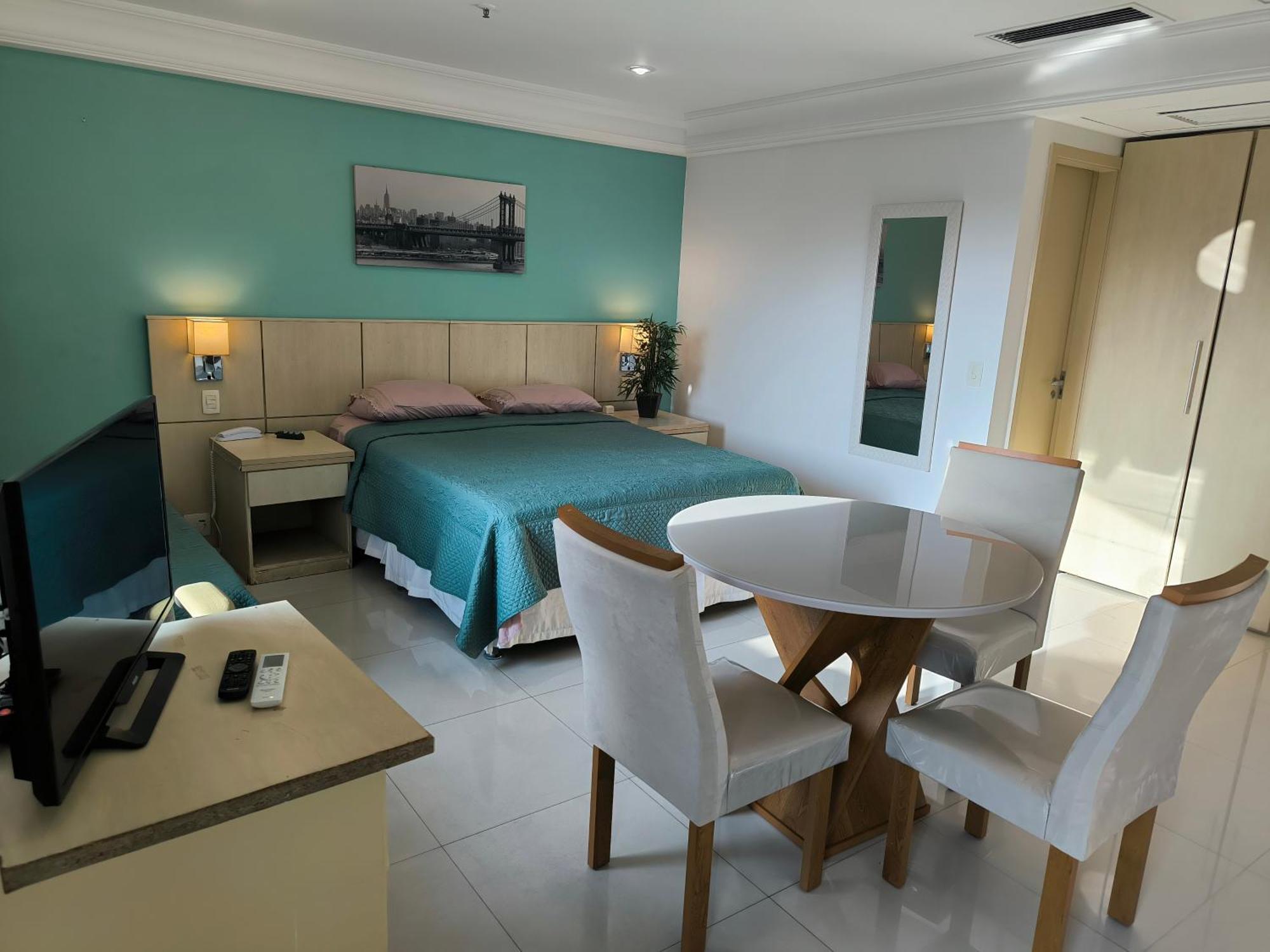 Barra Prime Flats, Ed Mediterraneo, Wi-fi 400mb, Balsa Pra Gratis, Ar Condicionado Novo! * Río de Janeiro