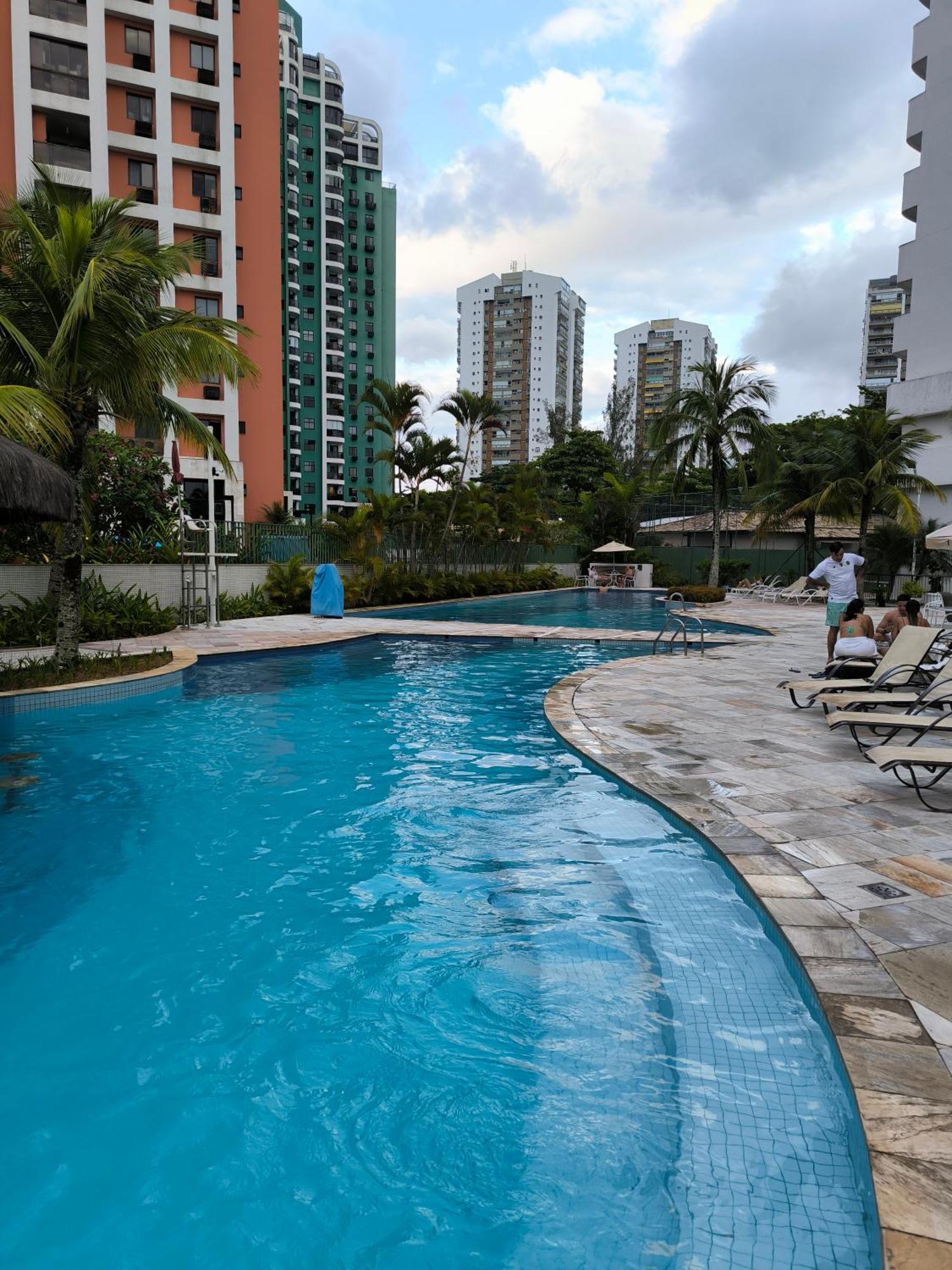 Apartamento Barra Prime Flats, Ed Mediterraneo, Wi-fi 400mb, Balsa Pra Gratis, Ar Condicionado Novo! *
