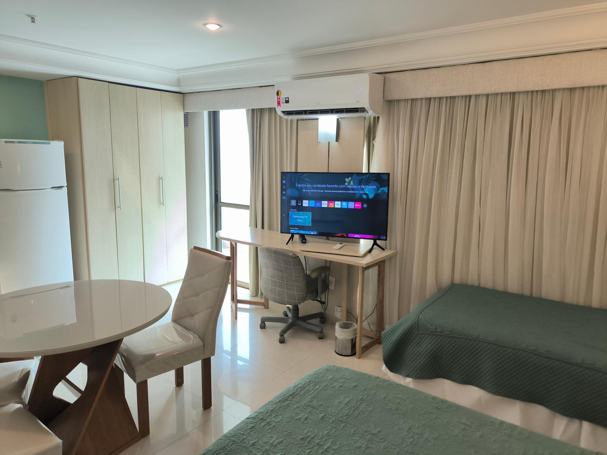 Barra Prime Flats, Ed Mediterraneo, Wi-fi 400mb, Balsa Pra Gratis, Ar Condicionado Novo! *